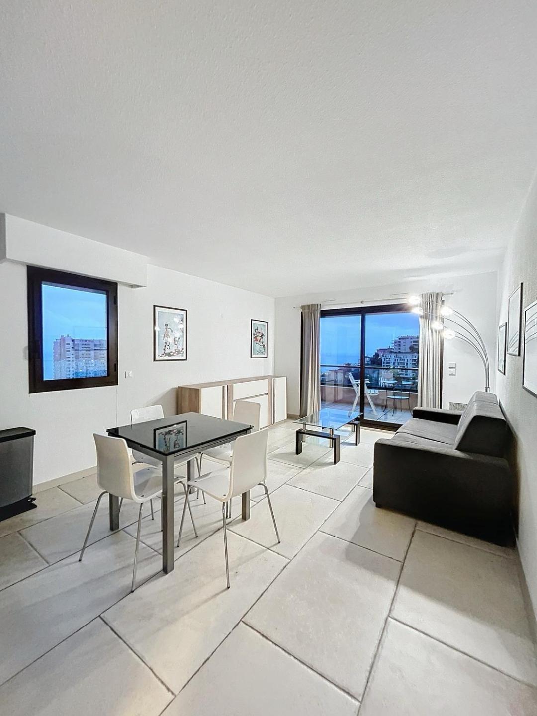 Luxurious 3 Rooms, Pool, Bnbrickeys Beausoleil Luaran gambar